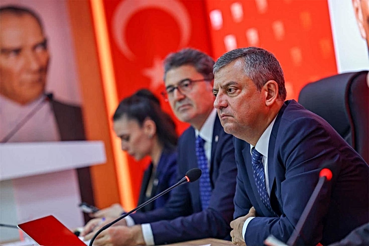 Özgür Özel’in öncülüğünde 24 Temmuz 2026’da kurulan Yeni Parti'ye