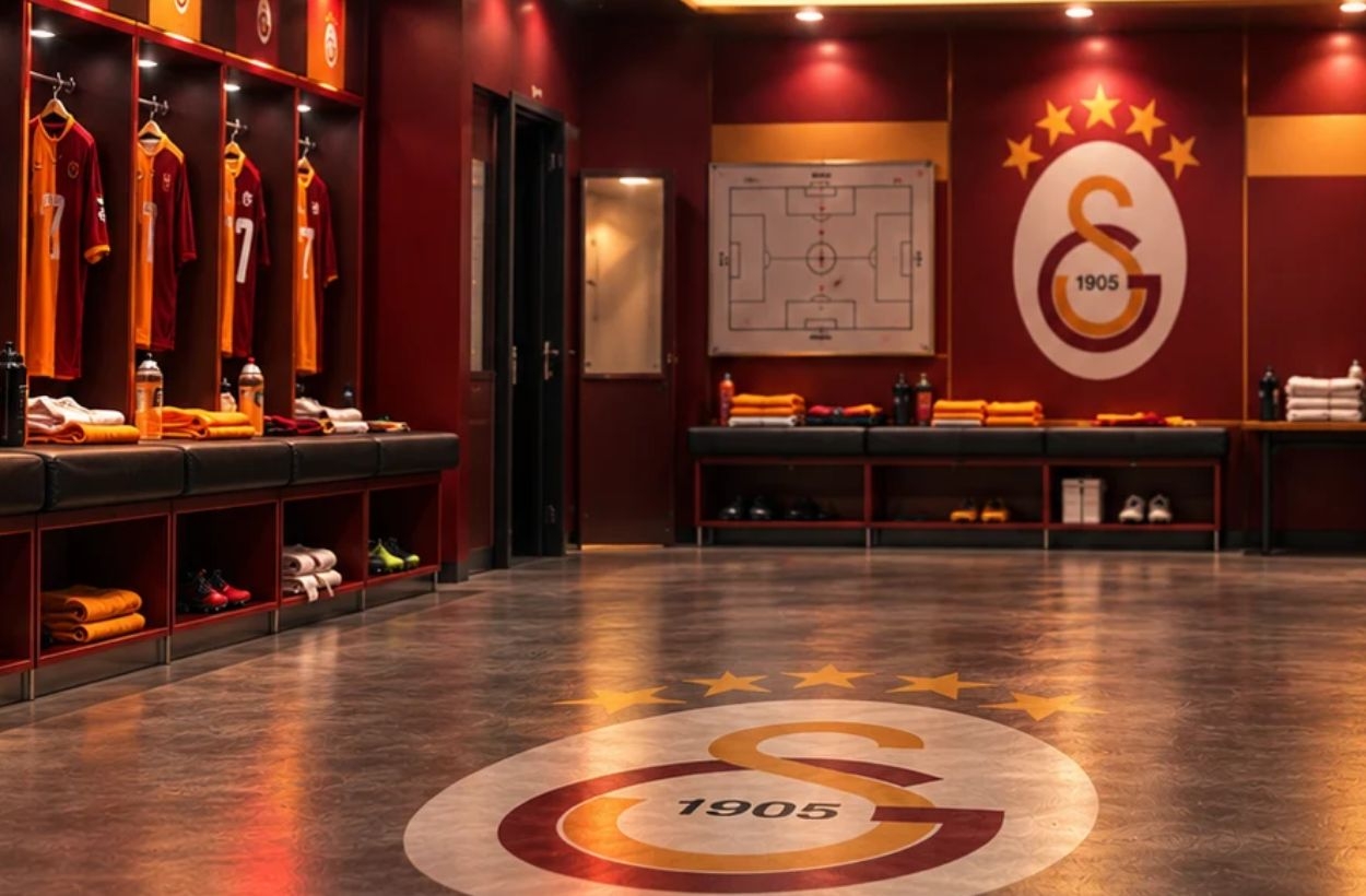 Galatasaray soyunma odası karıştı: Okan Buruk sadece izledi