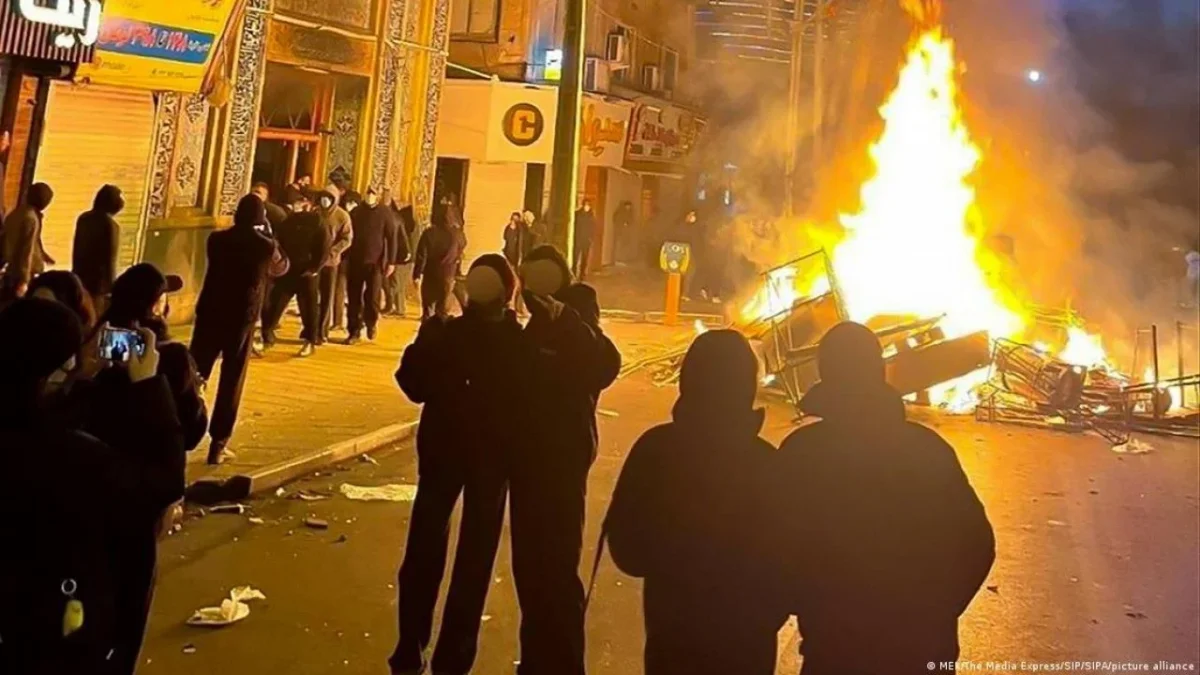 3 ülke İran'a karşı ilk kurşunu sıktı! Tahran'a o ülkeden destek geldi