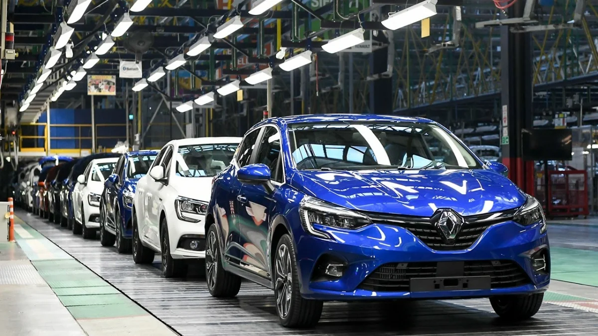 Renault, 2025’te Türkiye’de 144 bin 331 adetlik satışa ulaşarak genel pazarda liderliği elde etti.