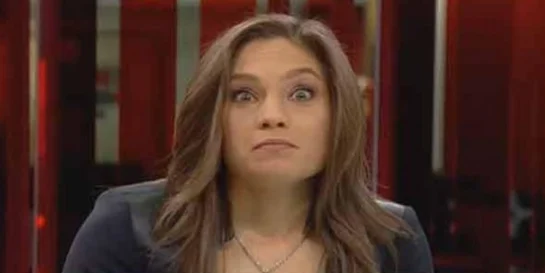 Hükümet karşıtı yayınlarıyla bilinen Nevşin Mengü