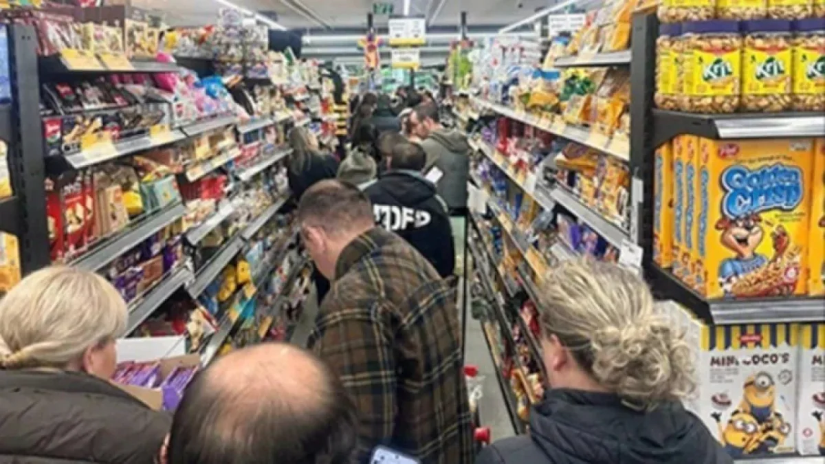 İran korkusu marketlere akın ettirdi