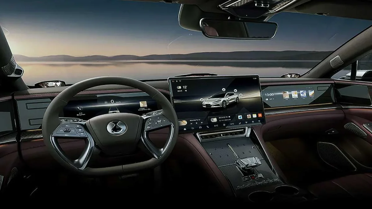 5.195 mm uzunluk ve 3.125 mm dingil mesafesiyle Z9 GT, boyut olarak Porsche Panamera segmentine yakın konumlanıyor