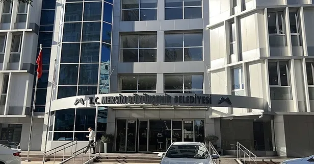 CHP'li Mersin Büyükşehir Belediyesi'ne sabah saatlerinde operasyon düzenlendi