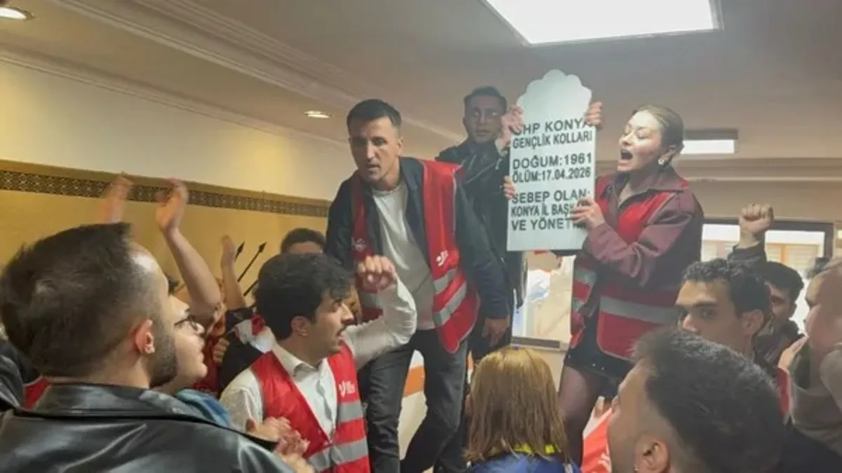 CHP'de her ge&ccedil;en g&uuml;n yeni kriz patlak veriyor