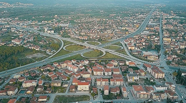 D&Uuml;ZCE  ( 81 )